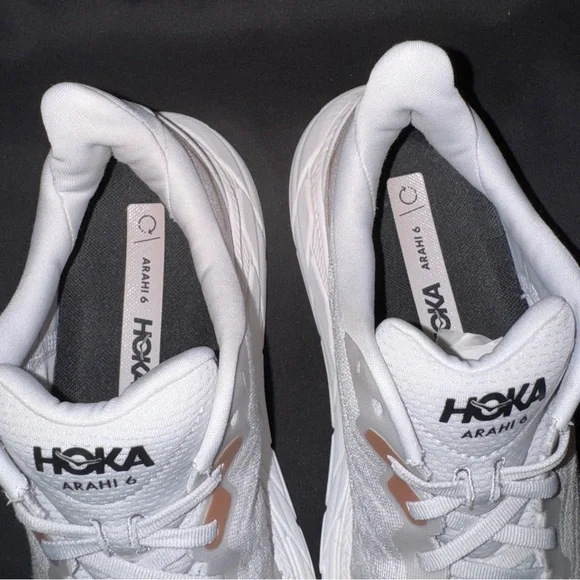 Hoka One Arahi 6 Women’s Size 9.5 B Cloud/Rose Gold– Gently Used - Picture 4 of 7
